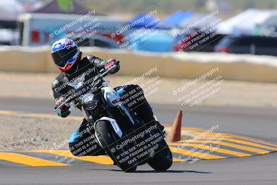 media/Oct-09-2022-SoCal Trackdays (Sun) [[95640aeeb6]]/Turn 2 (1110am)/